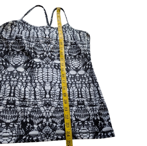 Lululemon Power Y Tank Top White Black Glacier Lace Rel: 12/2011 Women's size 8 - Picture 4 of 12